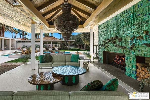 Exterior, Fireplace