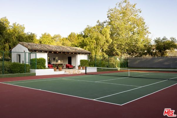 Exterior, Tennis Courts