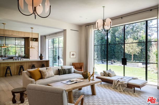 Interior, Living room, Pendant Lights, Recessed Lighting, Wood Texture Flooring