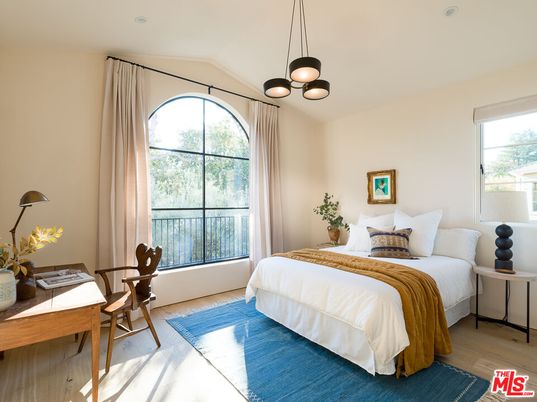 Bedroom, Interior, Pendant Lights, Wood Texture Flooring