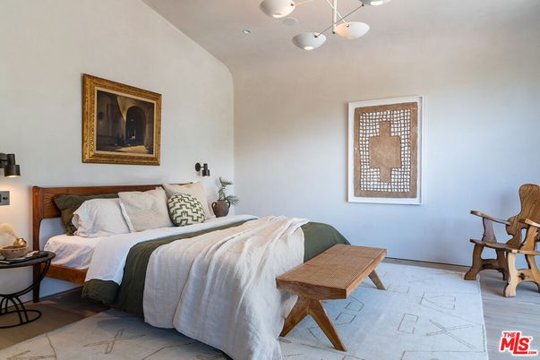 Bedroom, Interior, Pendant Lights