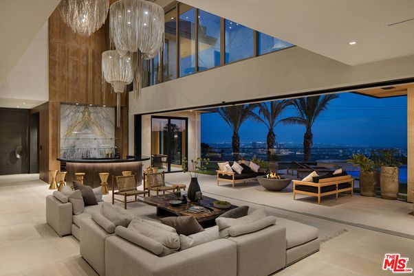 Chandelier, Interior, Living room, Marble Walls, Recessed Lighting