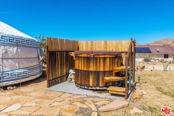 Exterior, Hot Tub