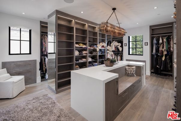 Chandelier, Interior, Recessed Lighting, Walk-in Closets, Wood Texture Flooring