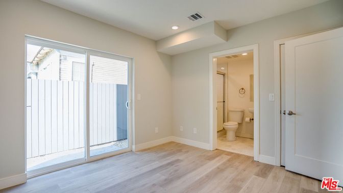 Bathroom, Interior, Recessed Lighting, Wood Texture Flooring