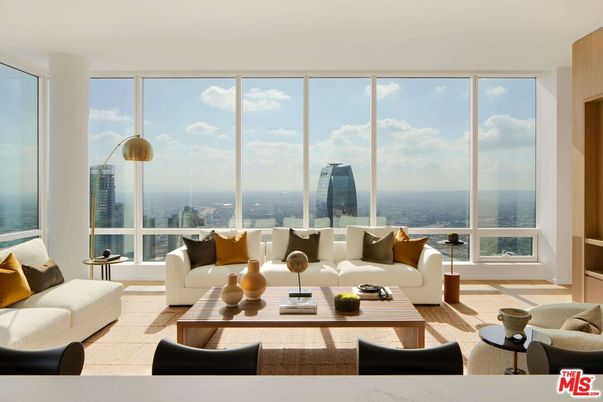 Interior, Living room, Water