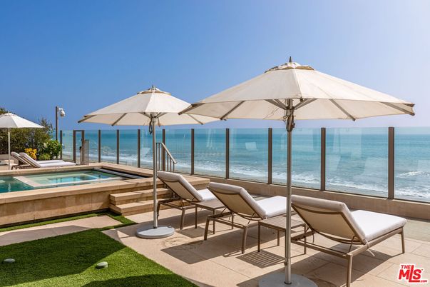 Exterior, Pool, Water