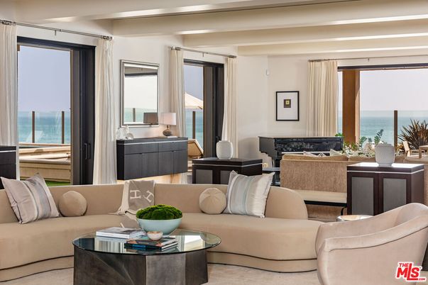 Interior, Living room, Water