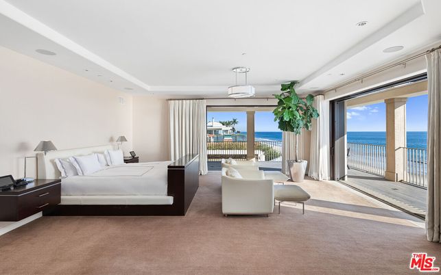 Bedroom, Interior, Pendant Lights, Recessed Lighting, Water
