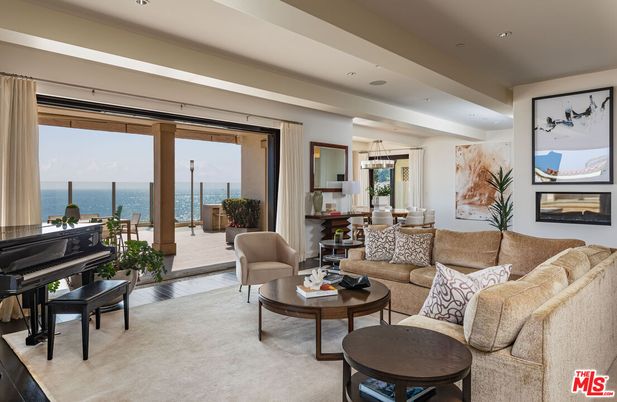 Chandelier, Dining room, Interior, Living room, Piano, Recessed Lighting, Water, Wood Texture Flooring