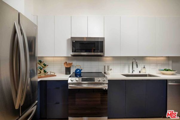 Interior, Kitchen, Stainless Steel Appliances