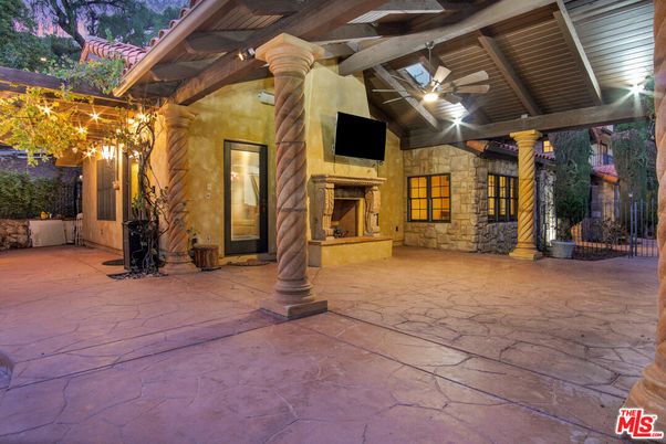 Exterior, Fireplace