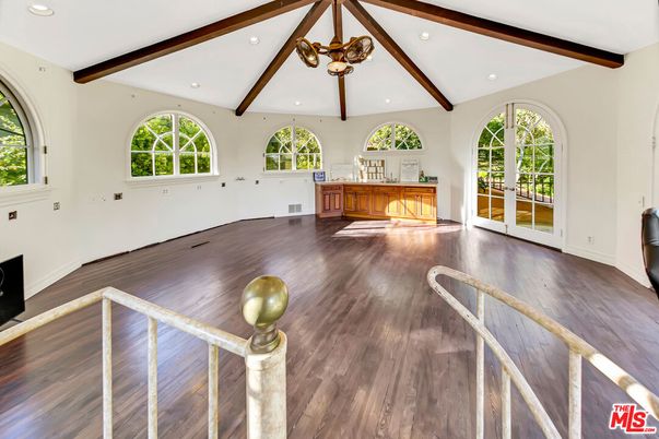 Interior, Recessed Lighting, Wooden Beams, Wood Texture Flooring