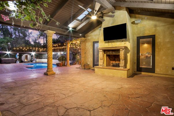 Exterior, Fireplace, Pool