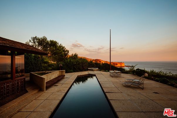 Exterior, Pool, Water