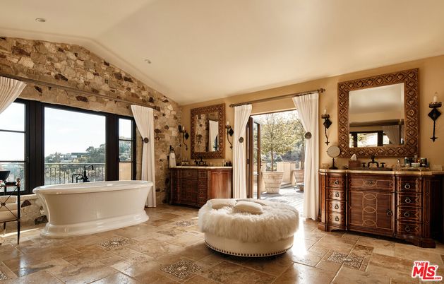 Bathroom, Dual Sink Vanities, Free Standing Baths, Interior, Recessed Lighting