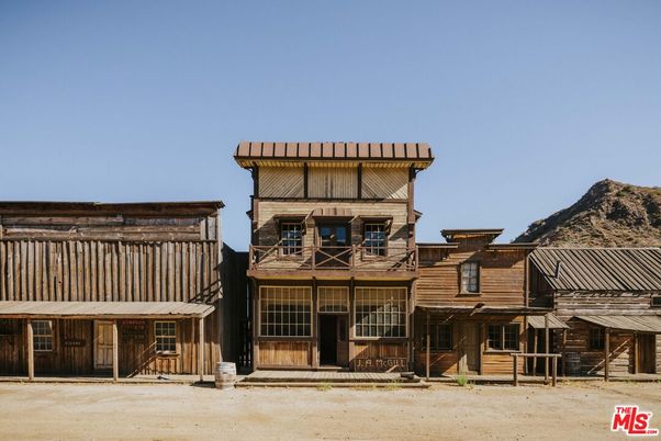 Backyard, Exterior, Facade, Log Home