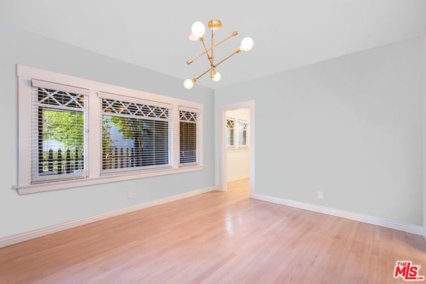 Empty room, Interior, Pendant Lights, Wood Texture Flooring