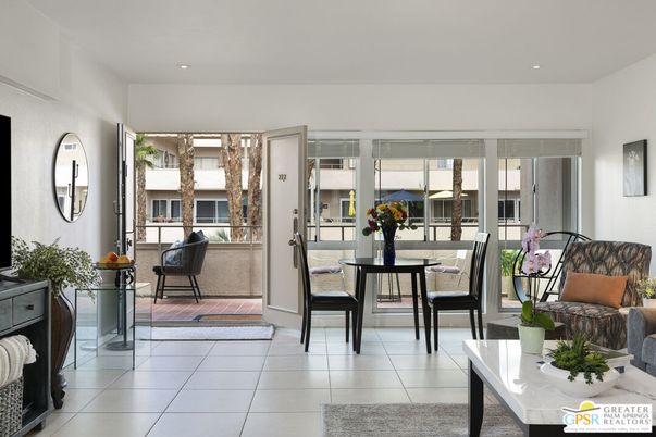 Dining room, Interior, Recessed Lighting