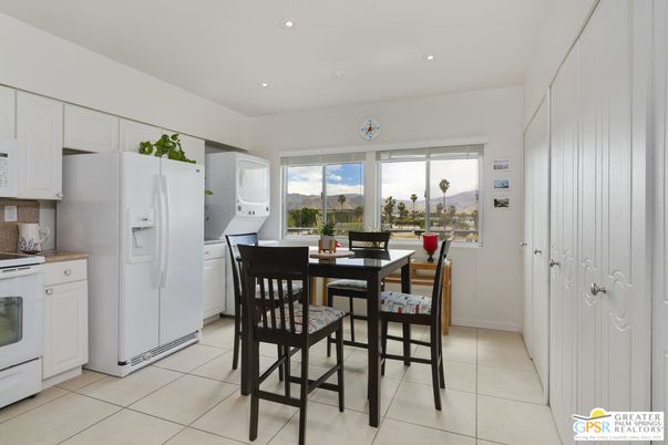 Dining room, Interior, Kitchen, Recessed Lighting