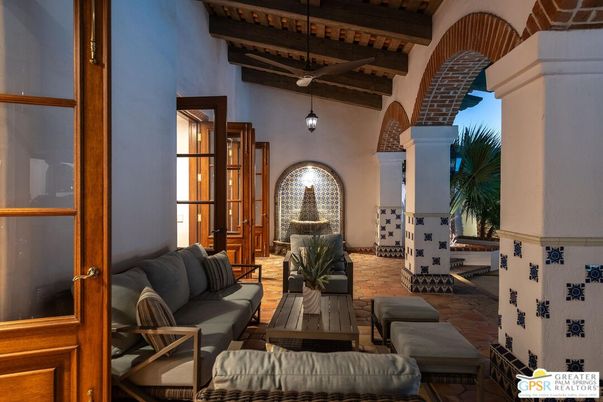 Interior, Living room, Pendant Lights, Wooden Beams