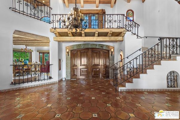 Chandelier, Interior, Wooden Beams