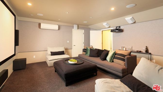 Interior, Living room, Projection Screen, Recessed Lighting, Theatre Room