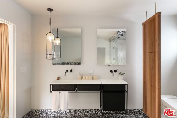 Bathroom, Dual Sink Vanities, Interior, Pendant Lights