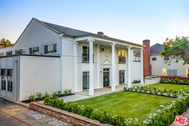 Backyard, Exterior, Facade, French Provincial