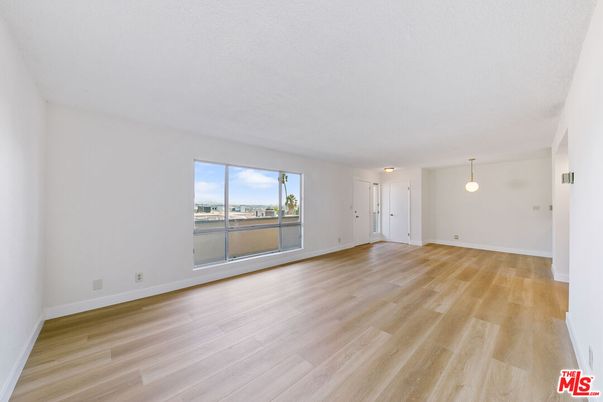 Empty room, Interior, Pendant Lights, Wood Texture Flooring