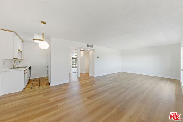 Empty room, Interior, Kitchen, Pendant Lights, Wood Texture Flooring
