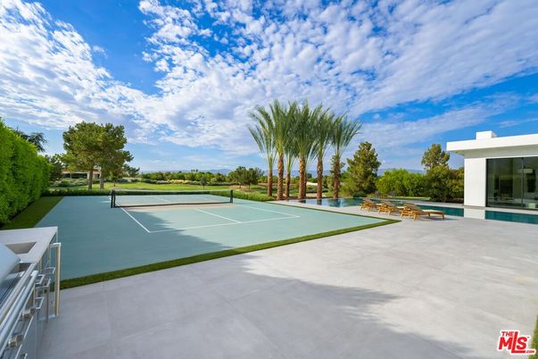 Exterior, Tennis Courts