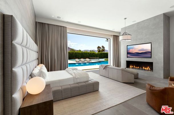 Bedroom, Fireplace, Interior, Pendant Lights, Recessed Lighting