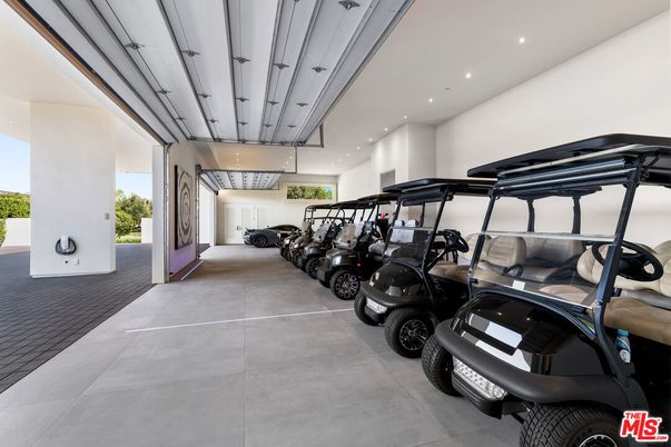 Fitness Equipment, Garage, Interior, Recessed Lighting