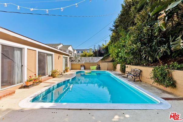 Exterior, Pool