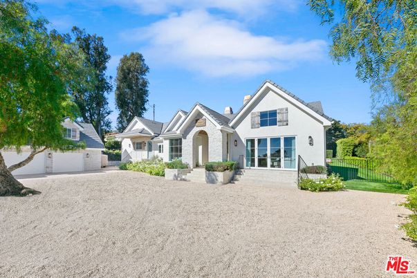 Attached, Backyard, Exterior, Facade, Farmhouse