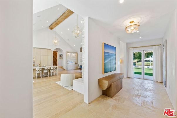 Chandelier, Dining room, Interior, Pendant Lights, Recessed Lighting, Wooden Beams, Wood Texture Flooring