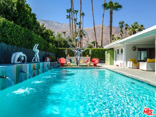 Exterior, Playground, Pool