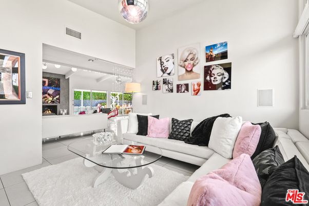 Fireplace, Interior, Living room