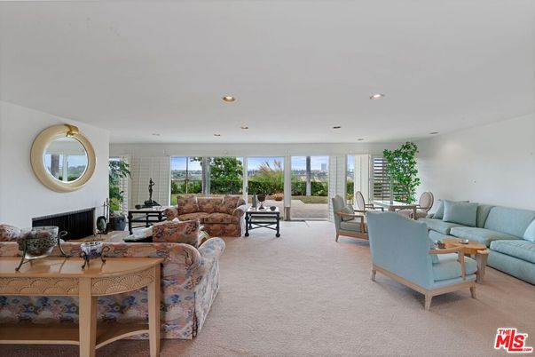 Dining room, Interior, Living room, Recessed Lighting