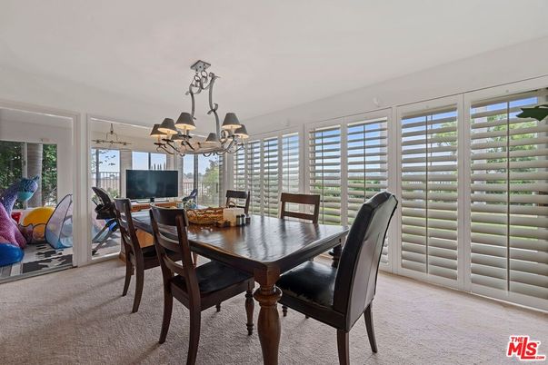 Chandelier, Dining room, Interior