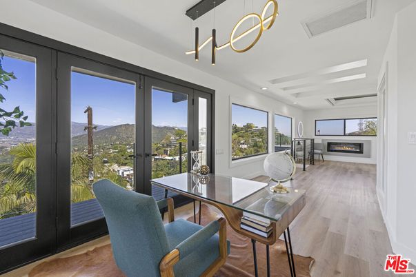 Dining room, Fireplace, Interior, Pendant Lights, Recessed Lighting, Wood Texture Flooring