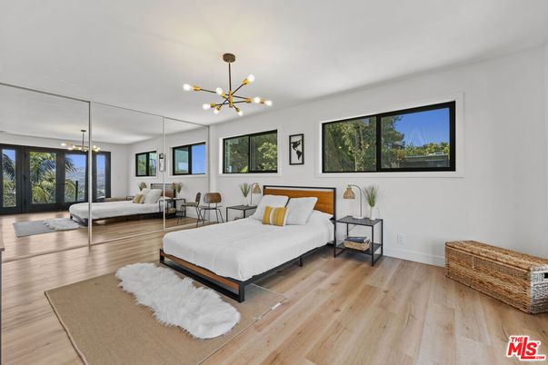 Bedroom, Interior, Living room, Pendant Lights, Wood Texture Flooring