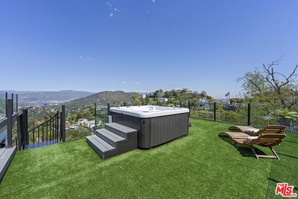 Backyard, Exterior, Hot Tub