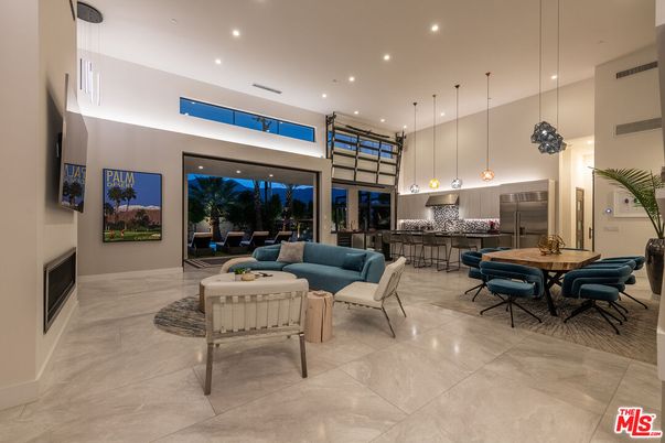 Dining room, Interior, Kitchen, Living room, Pendant Lights, Recessed Lighting, Stainless Steel Appliances