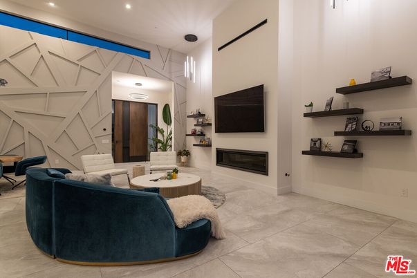 Fireplace, Interior, Living room, Recessed Lighting