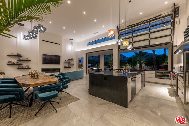 Dining room, Interior, Kitchen, Pendant Lights, Recessed Lighting, Stainless Steel Appliances