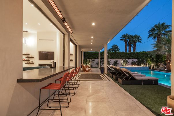 Exterior, Pool, Recessed Lighting