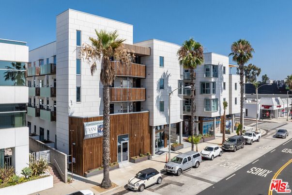Exterior, Facade, Condo Building