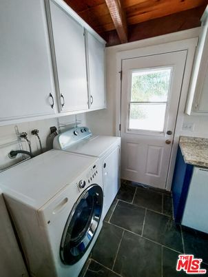 Interior, Washer, Wooden Beams, Wooden Ceilings